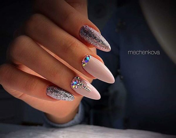 Amazing Glitter Nail Designs 2018-8-31-24beautytutorial.com