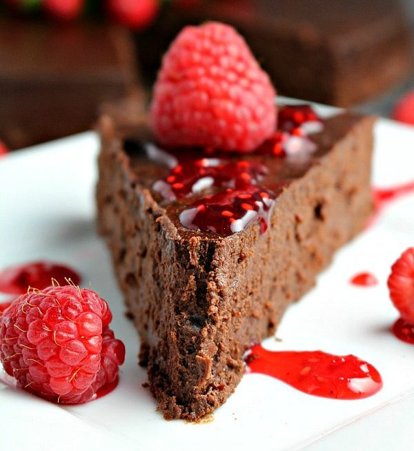 Chocolate-Raspberry Cake-8-24beautytutorial.com